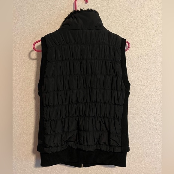 Calvin Klein Faux Fur Puffer Vest Size Medium - Picture 5 of 9